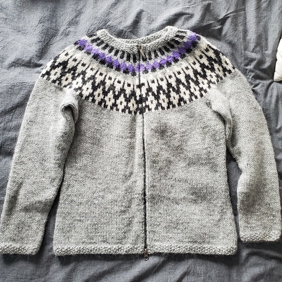 Sweater - Picture 1 of 4